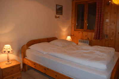 Chambre séparée appartement le Caribou 11 pers